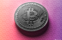 比特币触及两个月高点，因消费者物价指数稳定和空头回补加速