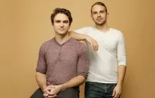 OpenRouter｜他在 NFT 崩盘前卖掉 22 亿身家，转身又卡位了 AI 最热赛道