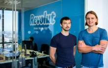 所有的财富神话，都是非共识与时间复利的合谋