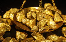 Why did Jie Wo Rui explode while Tether keeps making more and more profits, even though they both involve gold + "certificates"?