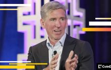 比特维斯的马特·霍根重申了一百万美元的比特币 — 分析师们一致同意但对他的时间表存在争议