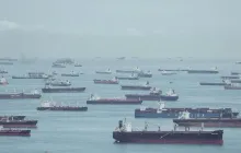 美伊战争三周，谁在赚钱、谁在买单？