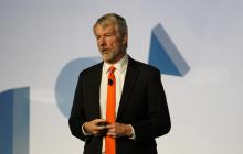 战略增加了4871个比特币，花费3.3亿美元，持有量接近767,000个比特币。