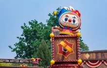 泡泡玛特的非典型乐园生意：放大 IP、沉淀能力、支撑长期业绩