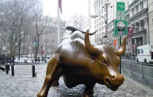 On the eve of a major inflation test in the US stock market, Wall Street is experiencing the most severe "data deception" in history.